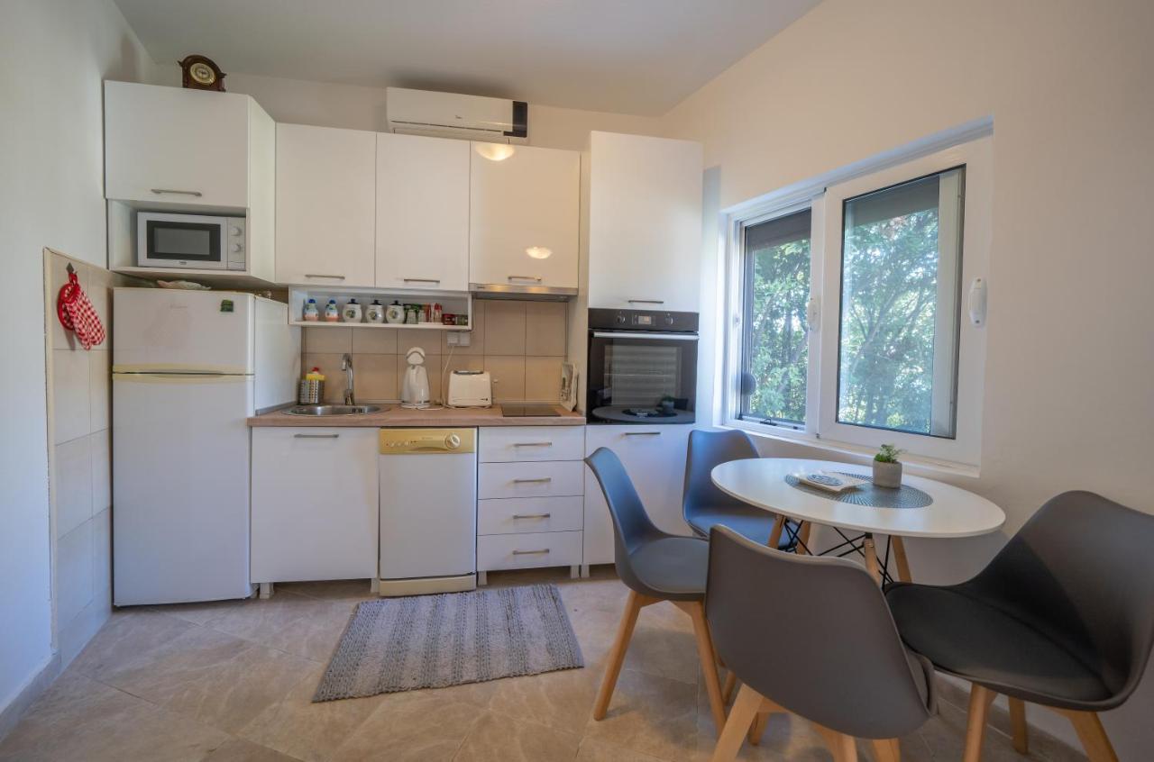 Aneta Apartments Risan Exterior photo